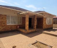 House for sale in Bezuidenhout Valley