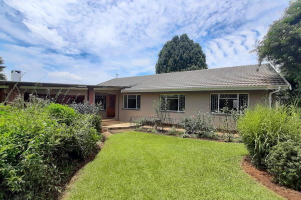 R12 000.00 PM
This lovely family home is available for a long-term rental. 
Available from 1 November 2024

The property has the ...