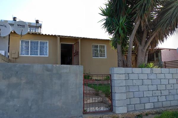 Charming 2-Bedroom Home with Extra Features in Arcadia, Port Elizabeth

This ...