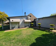 House for sale in Roosheuwel Ext 2