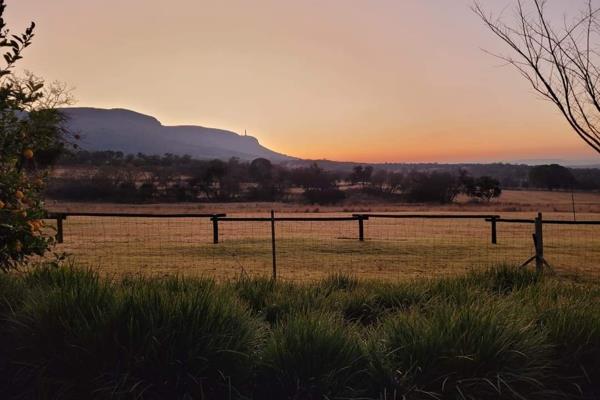 This lifestyle farm encapsulates the essence of picturesque farm living at its best.  The Magaliesberg mountains are so close you can ...