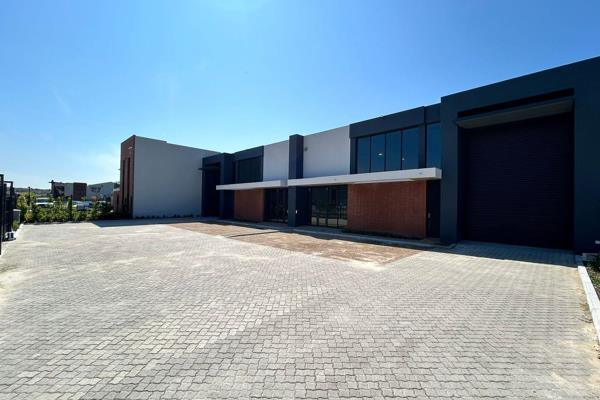 Situated in Stonewood Industrial Park, Kraaifontein, this versatile warehouse offers a ...