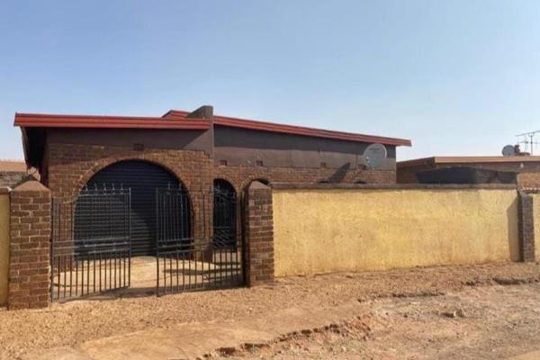 Welcome to an incredible investment opportunity in the heart of Tembisa!

This property ...