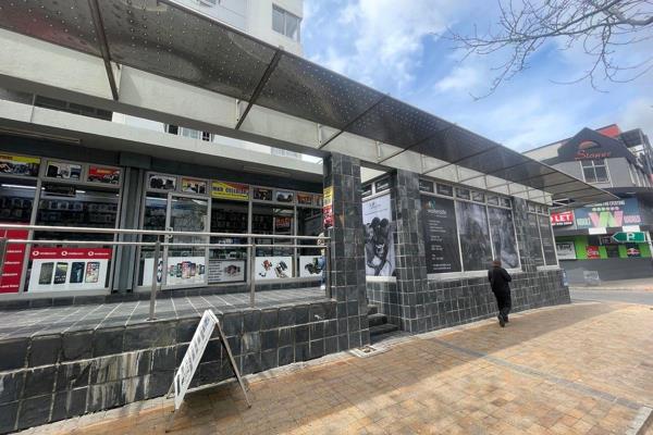 Available for R6,100,000, this 167m2 retail ground floor property at 67 Main Road ...