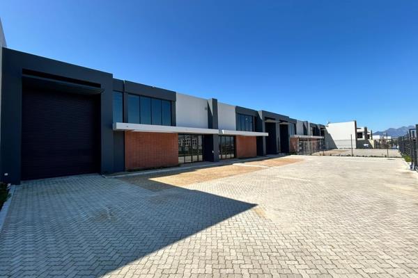 This versatile warehouse/showroom in Stonewood Industrial Park, Kraaifontein, offers a ...