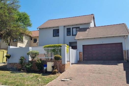 3 Bedroom House for sale in Kyalami