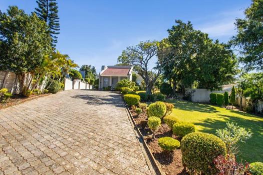 4 Bedroom House for sale in Beacon Bay