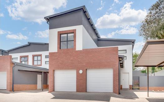 3 Bedroom Townhouse for sale in Bryanston