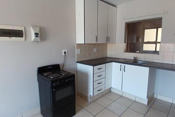 !Stunning Flat for You!

Beautiful Open Plan Lounge and Wooden Kitchen.
One Modern Bathroom.
One Bedroom.

I am one call away