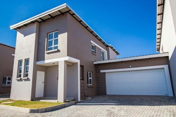 Modern, light and bright this free standing townhouse is a rare find.  A beautiful, white high gloss and ceaserstone kitchen flows onto ...