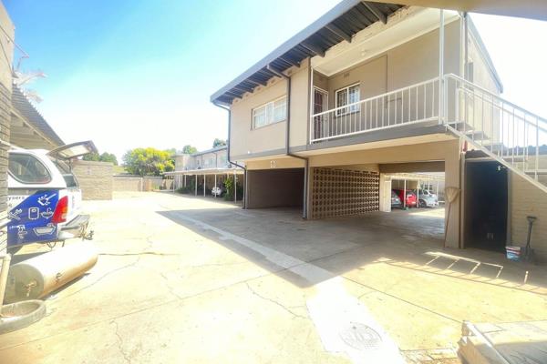 This Spacious two bedroom unit situated in a safe complex with remote access and secure carport parking. The living room is spacious ...