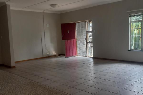 This safe and spacious 3 bedroom house is situated in Panorama.
It offers a large ...