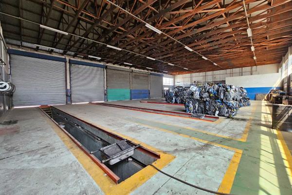 Industrial warehouse spanning approximately 1,800sqm, is available to let in Germiston. ...