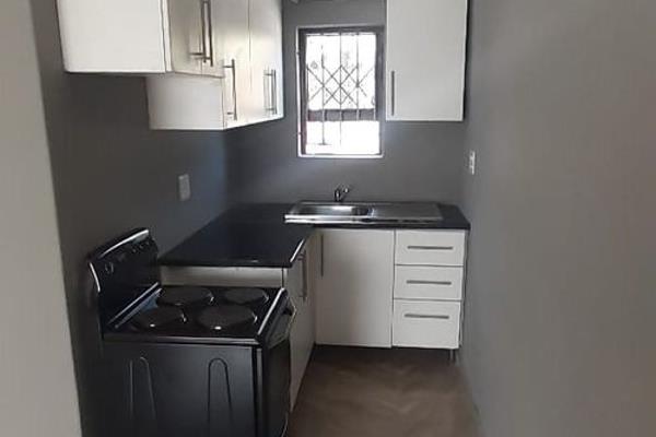 Discover this neat and secure 1.5-bedroom apartment, perfect for comfortable living in a prime location. This unit features:

Fitted ...