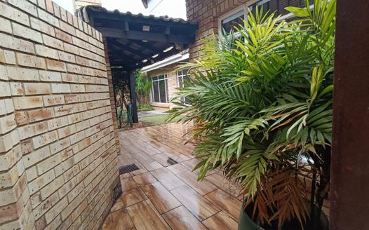 3 Bedroom Townhouse for sale in Vanderbijlpark SW 5