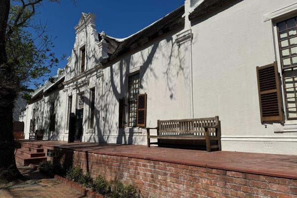 The 18 m&#178; office space to rent at La Gratitude in Stellenbosch Central offers an ...