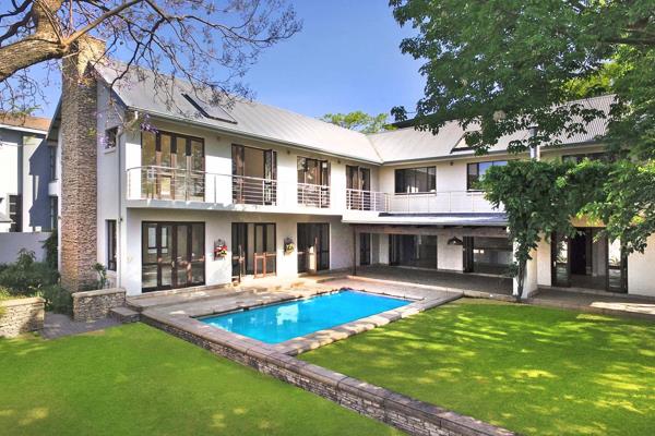 5 Bedroom Family Home in Fourways Gardens.

Step into your ideal house that is tucked away in phase 1 of Fourways Gardens that is a ...