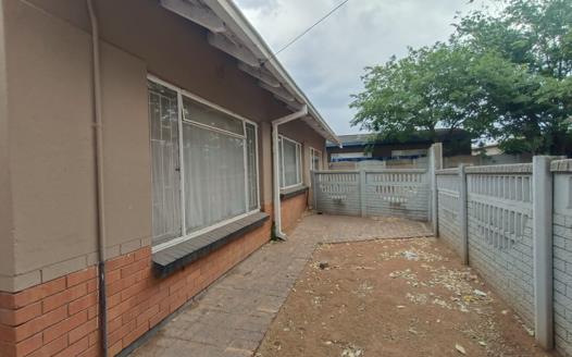 3 Bedroom House for sale in Vanderbijlpark CE 2