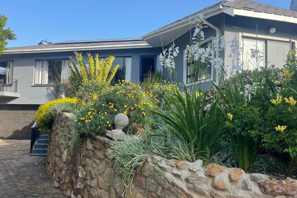 Holiday Rental in Plettenberg Bay 
Plettenberg Bay is proud of the Blue chip status for 6 beaches. With plenty to do no matter the ...