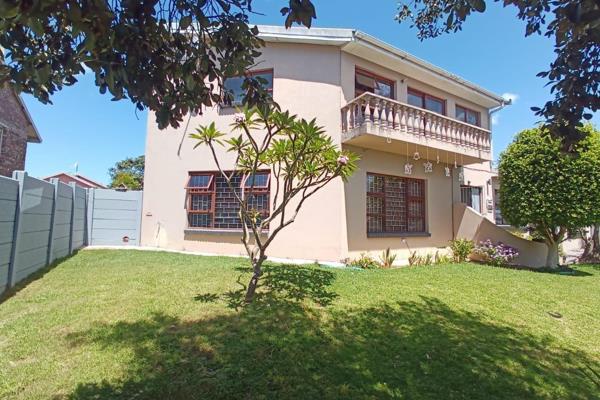 Spacious 7-Bedroom House for Rent in Heiderand, Mossel Bay

This large 7-bedroom home in Heiderand offers ample space and comfort. This ...