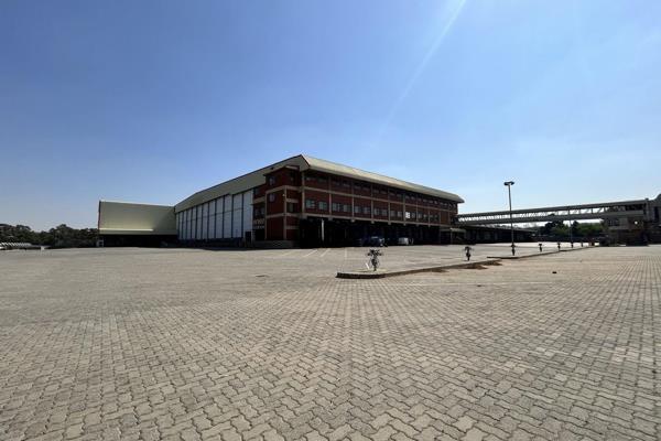 This 17,155m2 cold-storage warehouse in City Deep, Johannesburg, is an ideal facility ...