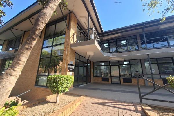 Modern office park available to rent in the Waterfall area. 

This office consists of: ...