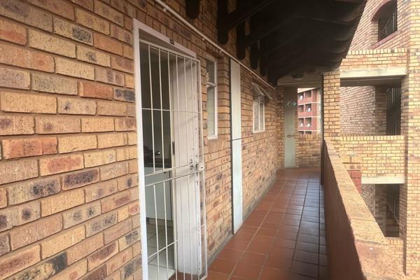 2 Bed, 1 Bath, 1 garage first floor apartment  for sale.
Walking distance to Centurion ...