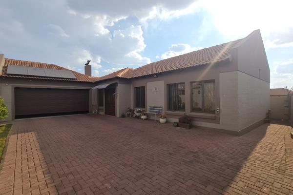 Welcome to this stunning masterpiece located in a sought-after area of Secunda. This property is designed with comfort and convenience ...