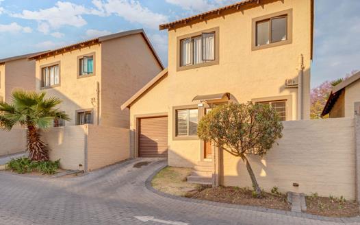 2 Bedroom Townhouse for sale in Halfway Gardens