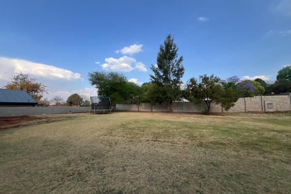 This  piece of real estate up for grabs at a prime location here in Fairlands . Picture a massive, leveled up stand at the corner of a ...