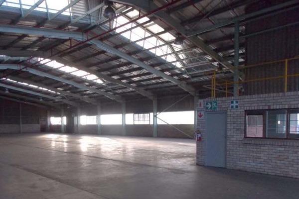 Welcome to this secure warehouse located at 5 Brooklyn Road, East London, in the vibrant West Bank area. This facility is designed to ...