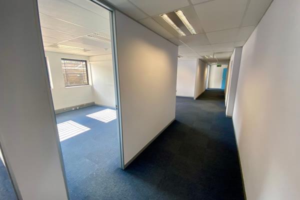 This spacious 260m2 commercial space offers both functionality and comfort and is ...