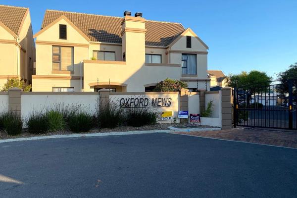 Very neat ground floor, 2 bedroom flat to rent in the gated complex Oxford Mews in Bridgewater Somerset West. This property offers:

 - ...