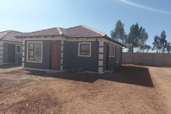 NEW DEVELOPMENTS for sale in WINDMILL PARK, BOKSBURG.

Full Tittle Stands.

Prices From R700 000 upwards.

Garage not ...