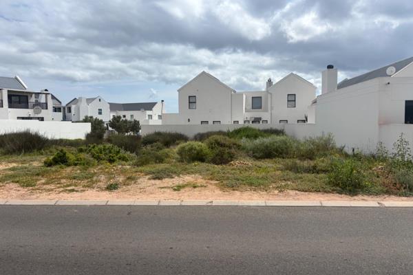 Discover the perfect opportunity to build your dream home on this generously sized erf in the sought-after Blue Lagoon security estate ...