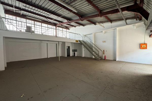 155 sqm warehouse in Steeledale. Features include:

- Ample Storage: Great for ...