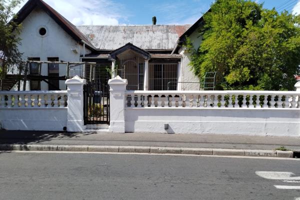 Ideal Property With Income Potential

4 bedrooms, kitchen, guest WC, storage rooms ...