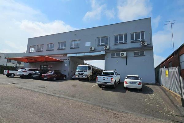 A unique space has become available in Pinetown and would suit a light industrial type tenant. This unit of 244m&#178; offers a ground ...