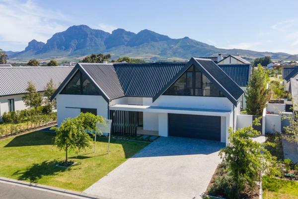 Exclusive Sole Mandate. 

This newly built 5-bedroom, 5-bathroom family home is nestled in the sought after area of La Vue, Val de Vie ...