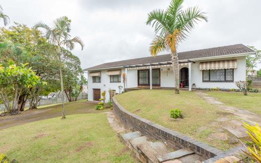 4 Bedroom House for sale in Padfield Park