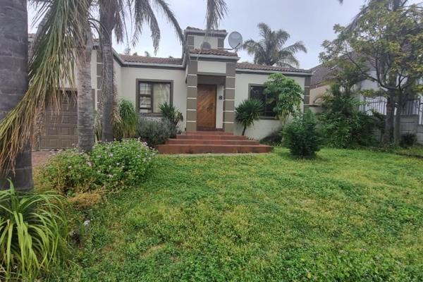 Sole Mandate. This 4-bedroom home in popular Protea Heights offers a comfortable and spacious living environment.

The main bedroom ...