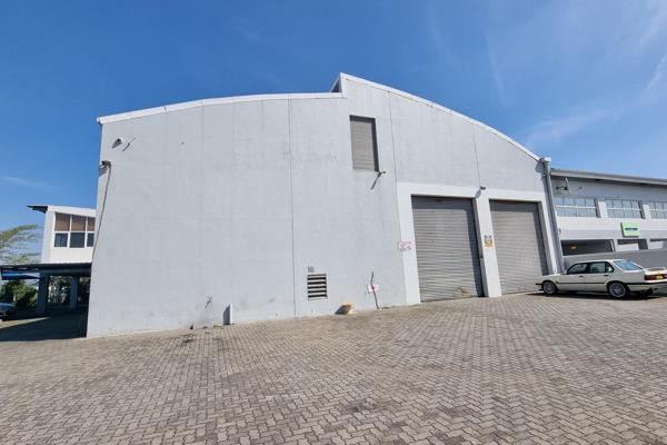 This 900sqm A-grade warehouse, available to let in Airport City, offers 600sqm of ...