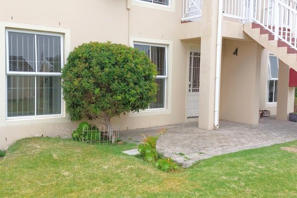 Exclusive Mandate!
This sunny ground floor apartment is available in a well maintained complex.&#160;It offers two tiled bedrooms with ...