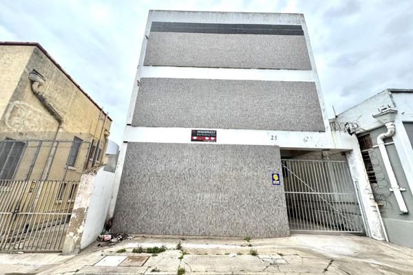 A rare opportunity to own a versatile 3-storey commercial property in the heart of North End, Gqeberha.
This well-maintained building ...