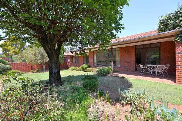 Charming 2-Bedroom, 2-Bath Family Home in Paulshof – Your Dream
Awaits!
Unlock the potential of this dated family home and transform it ...