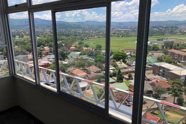 This modern 1-bedroom, 1-bathroom bachelor flat in Nedbank Plaza, Pietermaritzburg, is perfect for students or young professionals. ...