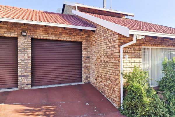 4 Bedroom house for sale in Rooihuiskraal with a 2 bedroom flatlet.

As you enter the ...