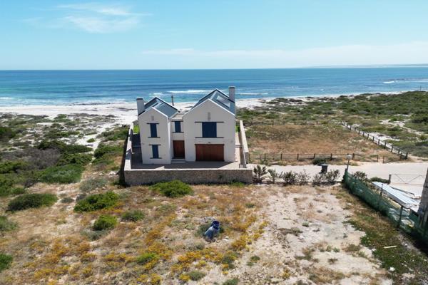 Vacant plot for sale in Elands Bay’s own Hollywood.
This plot is in a prime location and ...