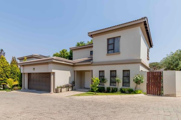 ** EXCLUSIVE MANDATE **

Welcome to your new sanctuary in the heart of Vorna Valley, Midrand, A stone throw from Mall of Africa and Waterfall city, A beautifully 3-bedroom home in a gated estate that promises both comfort and security. This exquisite property is perfect for ...