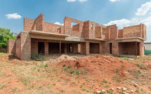 6 Bedroom House for sale in Serengeti Lifestyle Estate